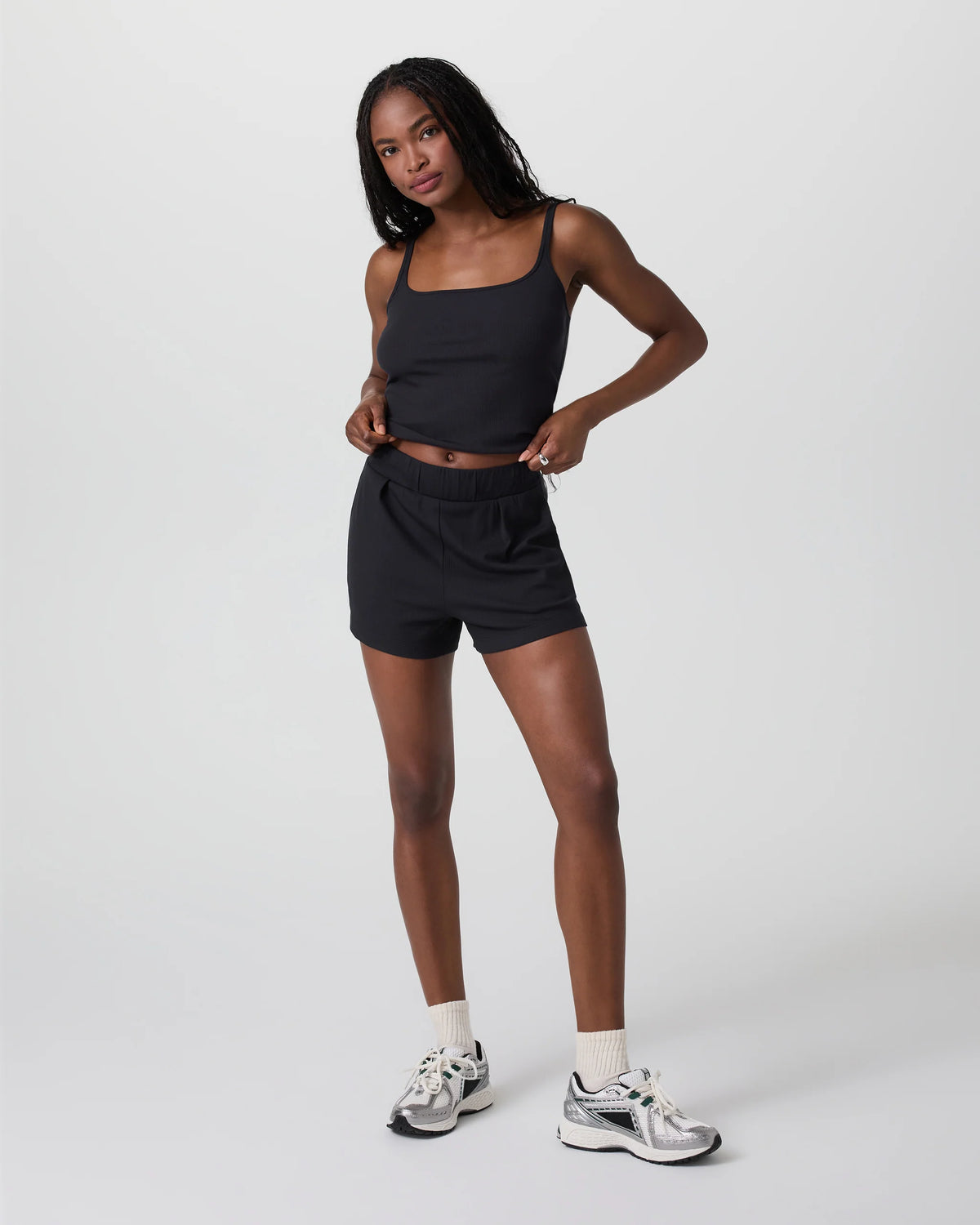 Pose Short