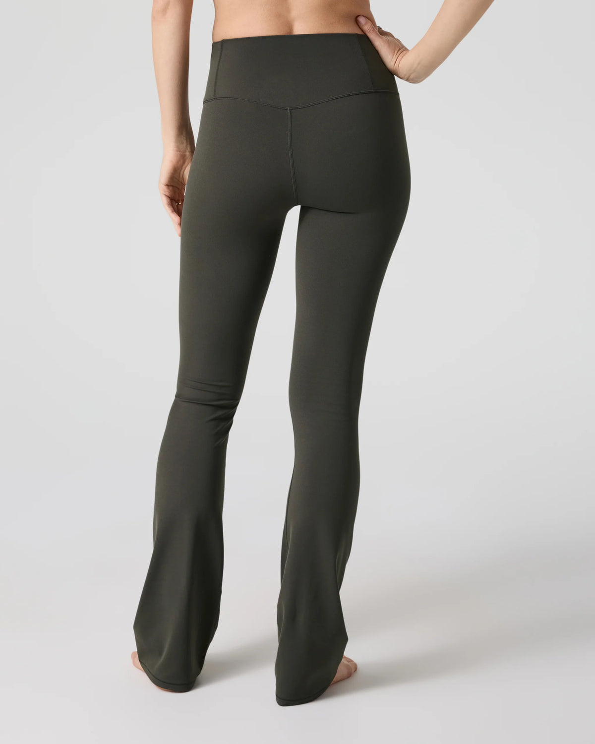 Vuori AllTheFeels™ Slim Flare