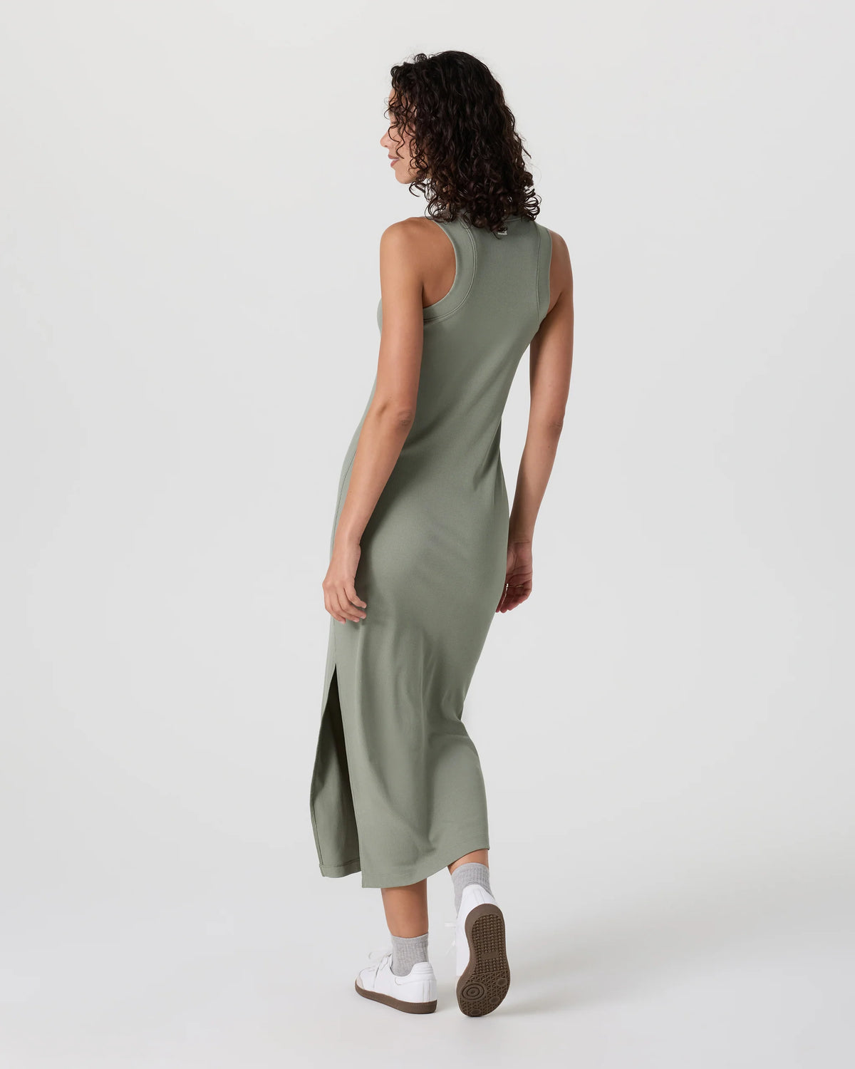 Pose Modern Dress