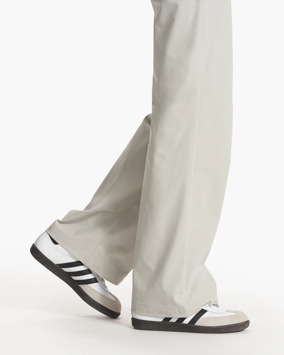 Womens Meta Wideleg