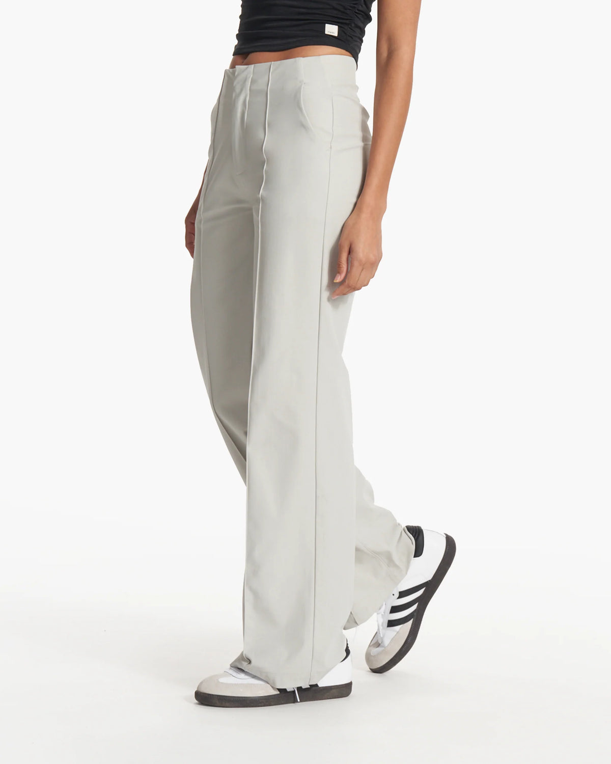 Womens Meta Wideleg