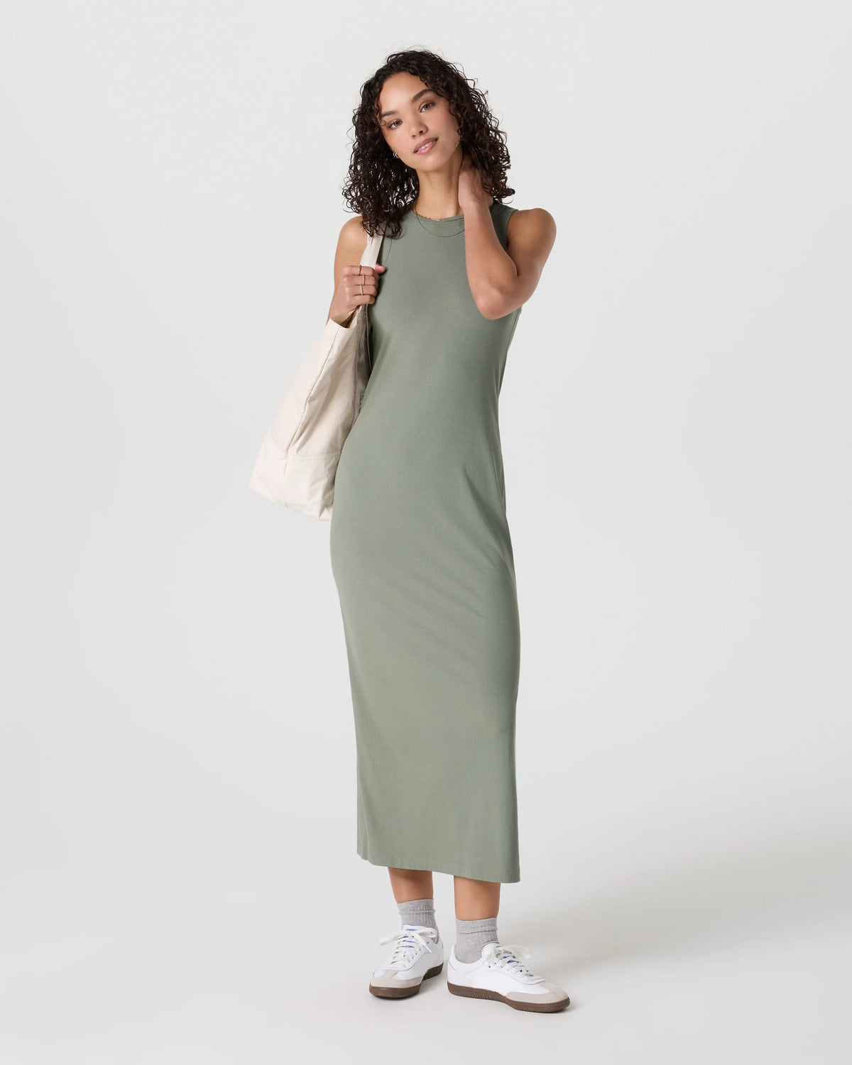 Pose Modern Dress