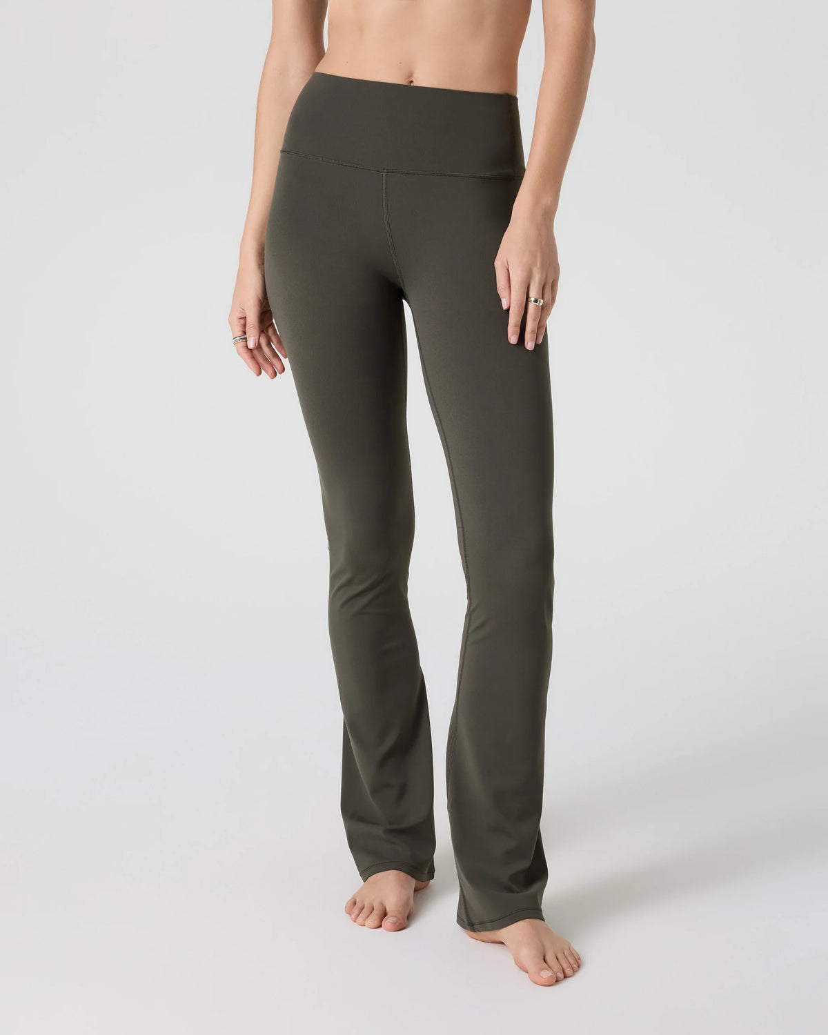 Vuori AllTheFeels™ Slim Flare - Short