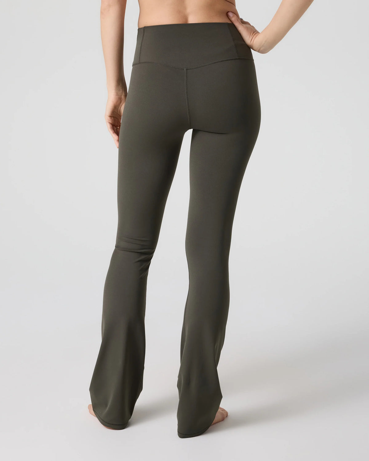 Vuori AllTheFeels™ Slim Flare - Short