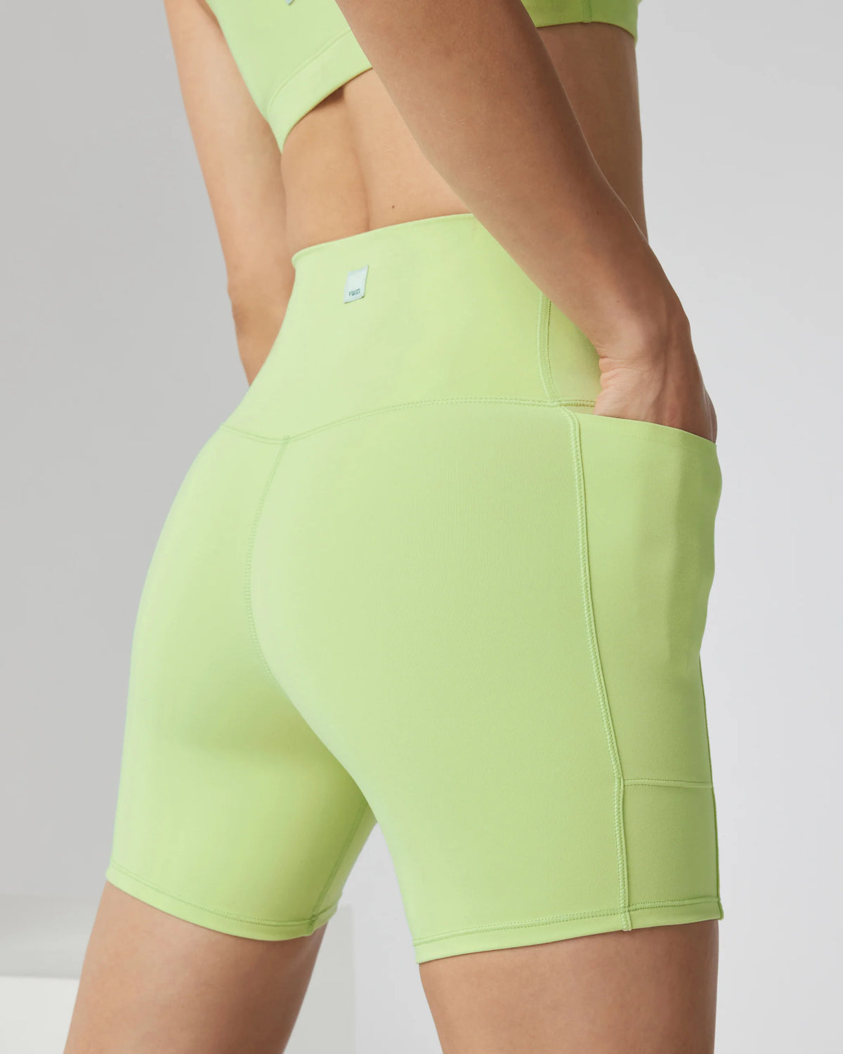Studio Pocket Short