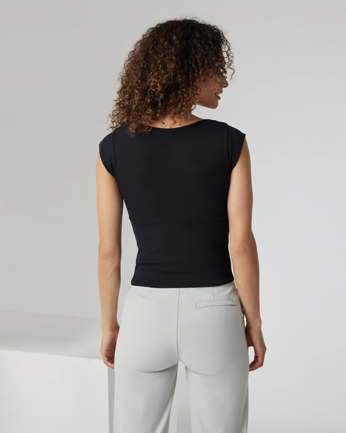 Sleeveless Cove V Neck